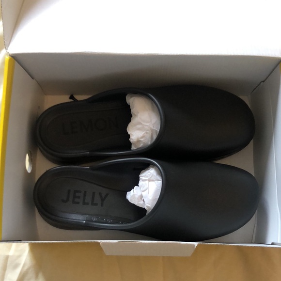 Lemon Jelly Magnolia Mules 🍋 - Picture 10 of 12